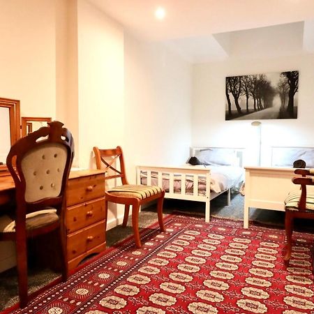 Twin Room Earls Court Central London - Shared Accommodation ภายนอก รูปภาพ