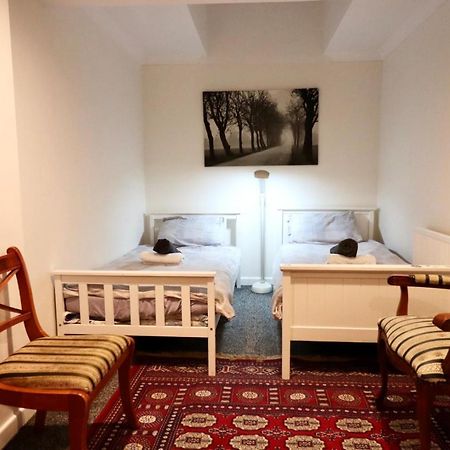 Twin Room Earls Court Central London - Shared Accommodation ภายนอก รูปภาพ